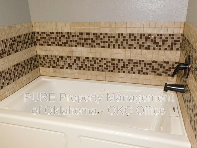 Building Photo - 912 NW 172nd St