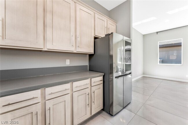 Building Photo - 8477 Wolf Mountain Ct