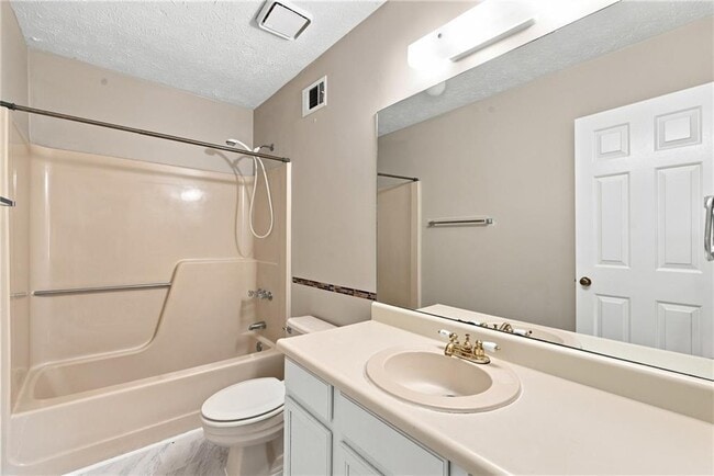 Building Photo - 136 Sterling Ct