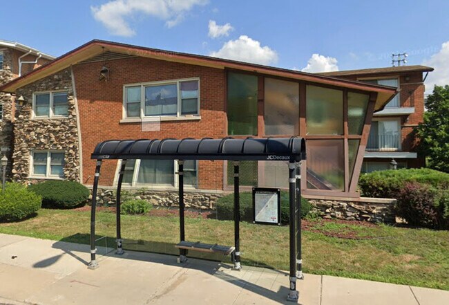 Building Photo - 6300 W 63rd St