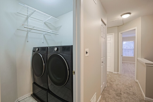 Building Photo - 145 Farmgate Dr