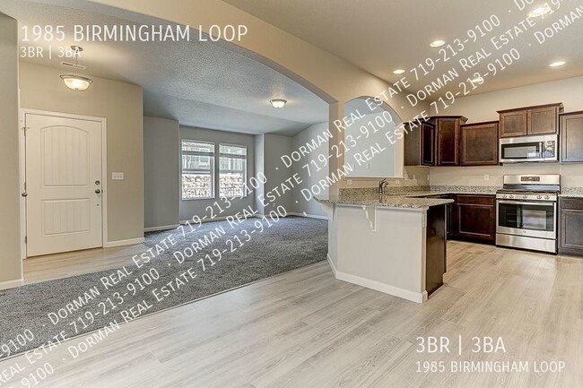 Building Photo - Newer Townhome Vistas at Spring Creek