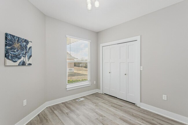 Building Photo - Patio Home Andover Central Schools