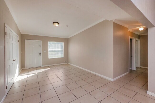 Building Photo - 259 NW 30th Ave