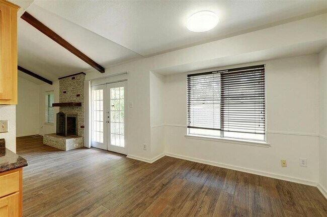 Building Photo - 10207 Rutland Village W