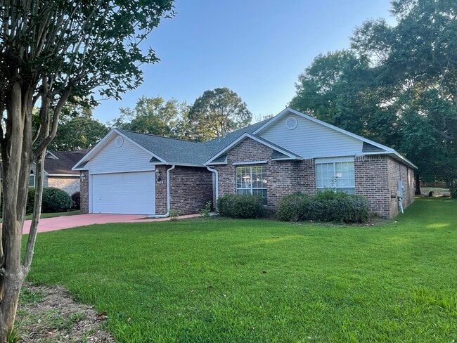 Building Photo - 1144 Troon Dr E