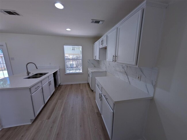 Building Photo - 11726 Rolling Stream Dr