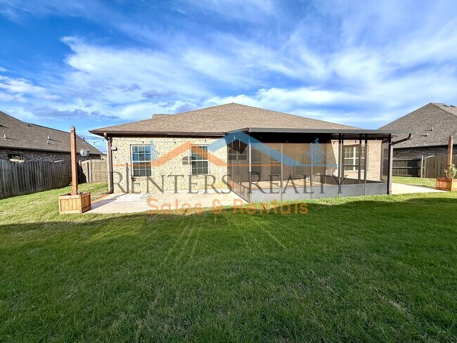 Building Photo - ? Beautiful Executive Home with 3-Car Garage + Incredible Outdoor Living ?