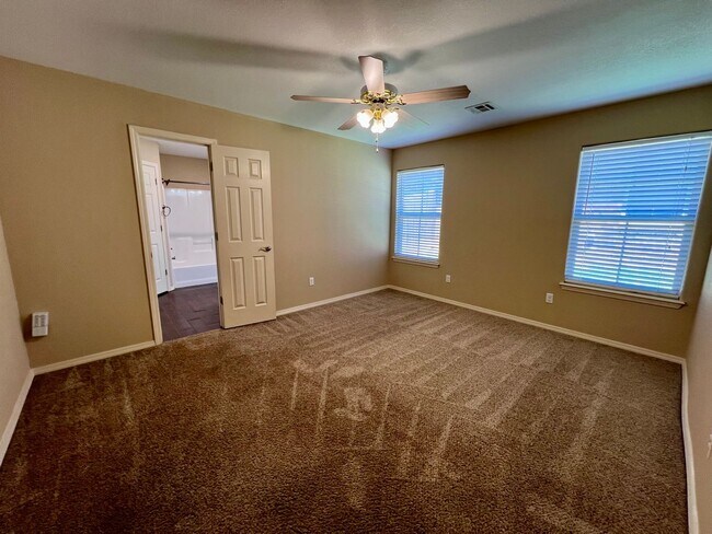 Building Photo - Beautiful 4 Bedroom House For Rent **ASK A...