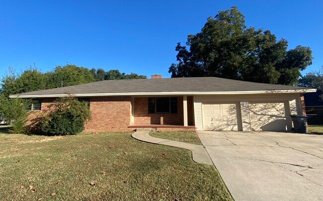 Primary Photo - 3704 Aggie Rd