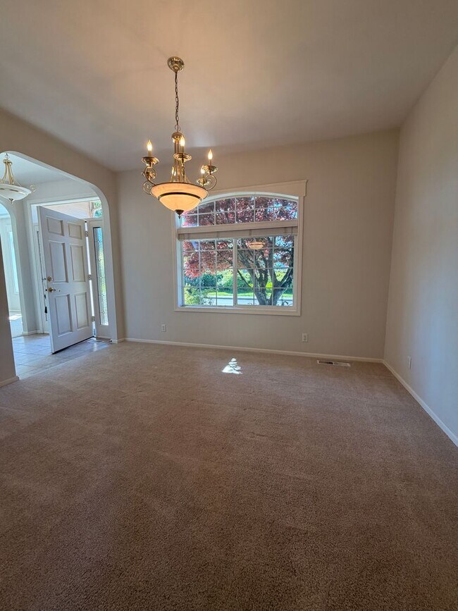 Building Photo - 3- Bedroom home in Hayden Bridge