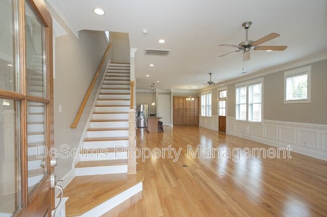 Building Photo - 3866 Somers Ln