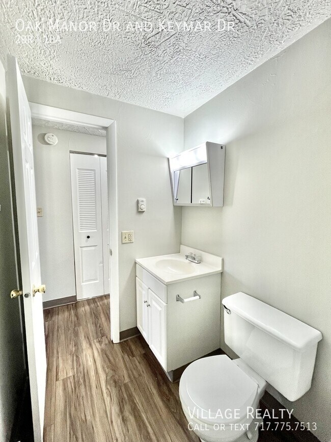 Building Photo - 221 Oak Manor Dr