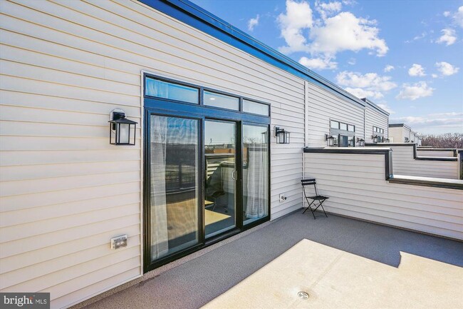 Building Photo - 42248 Bunting Ter