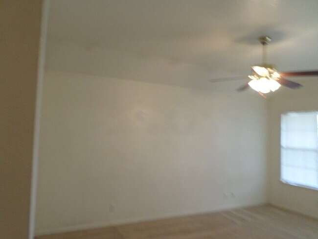Building Photo - 1310 Chips Dr