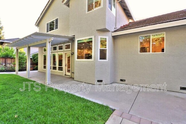 Building Photo - 2696 Prestwick Dr