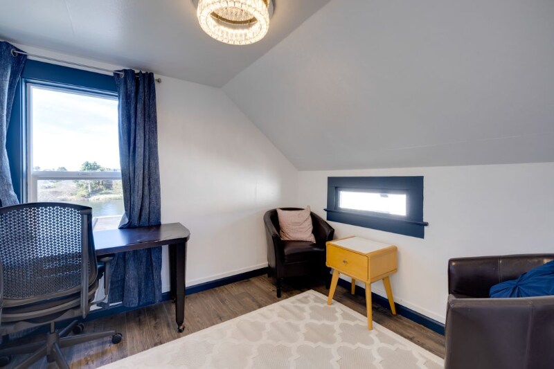 Building Photo - 400 S Holladay Dr