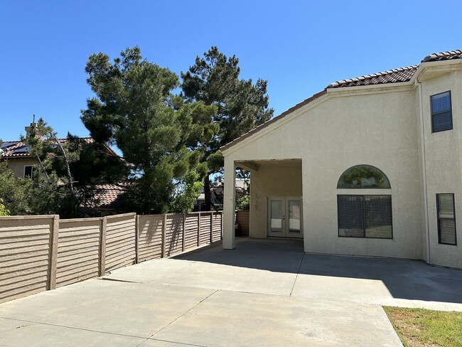 Building Photo - 42263 Valley Vista Dr