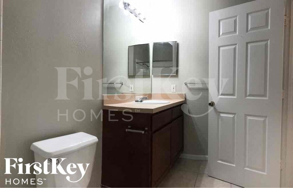 Building Photo - 7428 Little Pond Ct