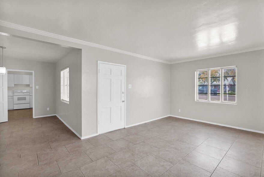 Building Photo - 3015 N 17th Ave