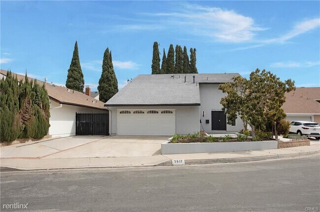 Building Photo - 3 br, 2.5 bath House - 3617 S Van Ness Ave