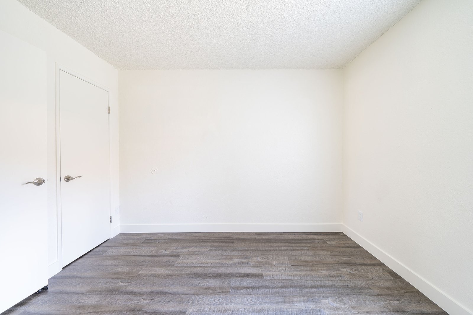 Building Photo - 1440 Oak Dr