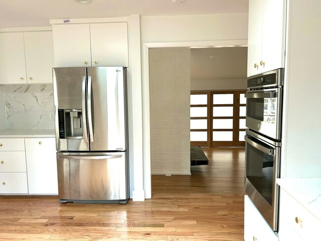 Building Photo - 104 Jerdone Rd