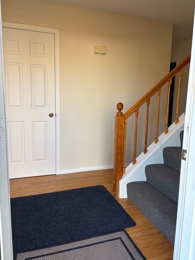 Building Photo - 411 Richards St