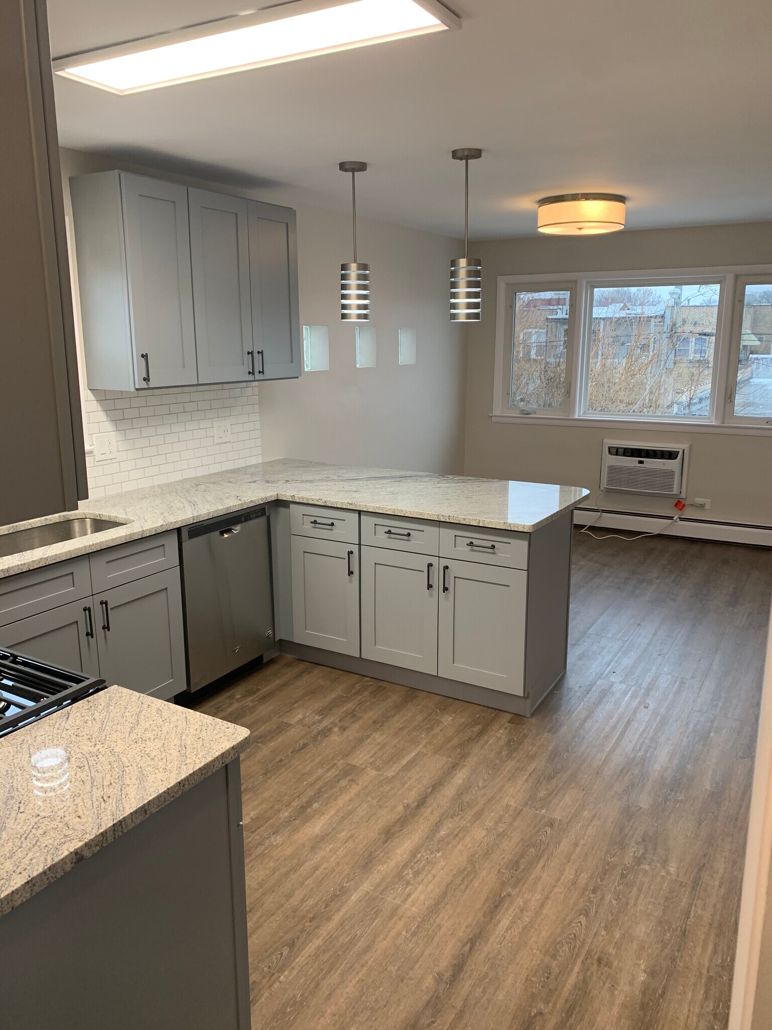 Building Photo - 5861 W Gunnison St