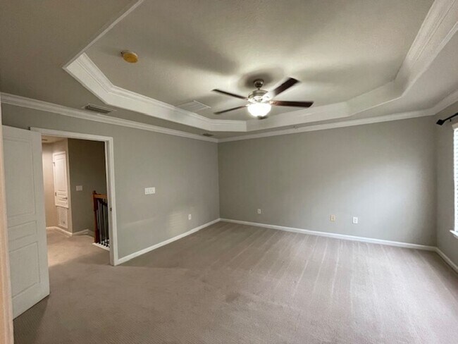 Building Photo - Midtowne