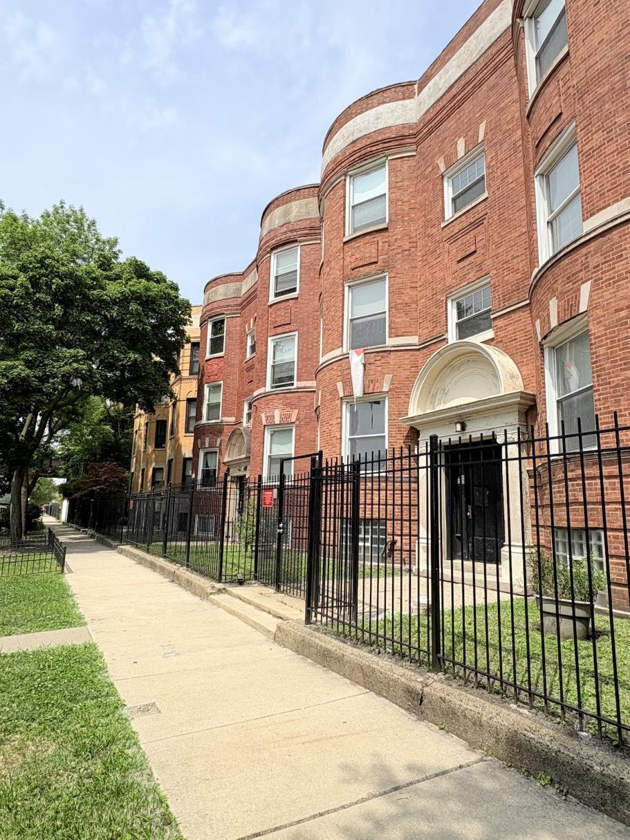 Building Photo - 4013 S Calumet Ave