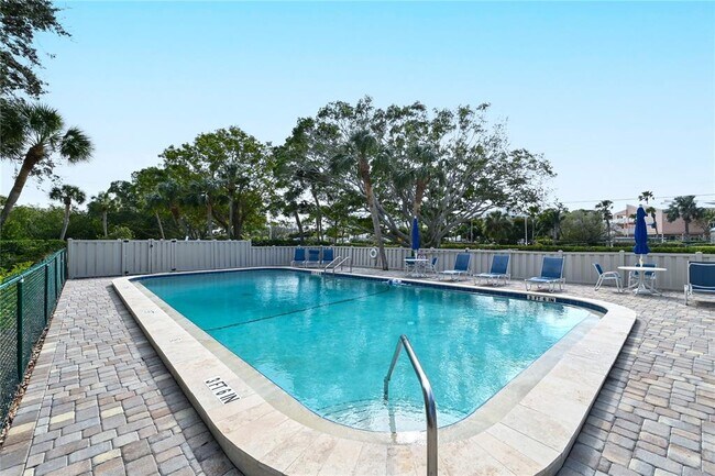 Building Photo - 4800 Gulf of Mexico Dr