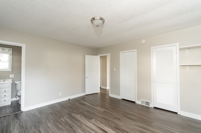 Building Photo - 603 W 18th St