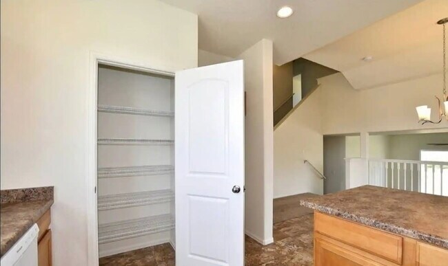Building Photo - 262 Castle Dr