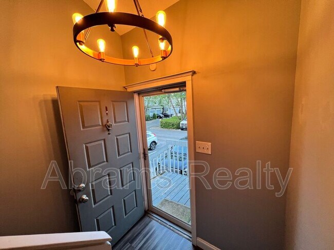 Building Photo - 1136 Glengarry Way