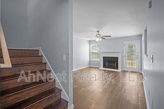 Building Photo - 7227 Teakwood Pl