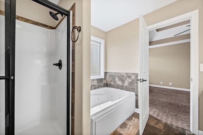 Building Photo - 1725 Autumnwood Blvd