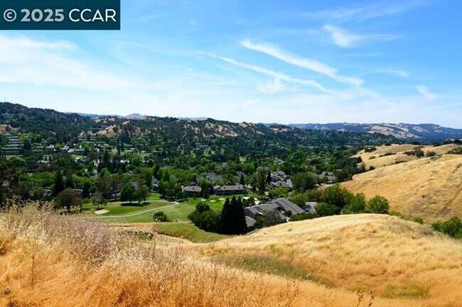 Building Photo - 3377 Rossmoor Pkwy
