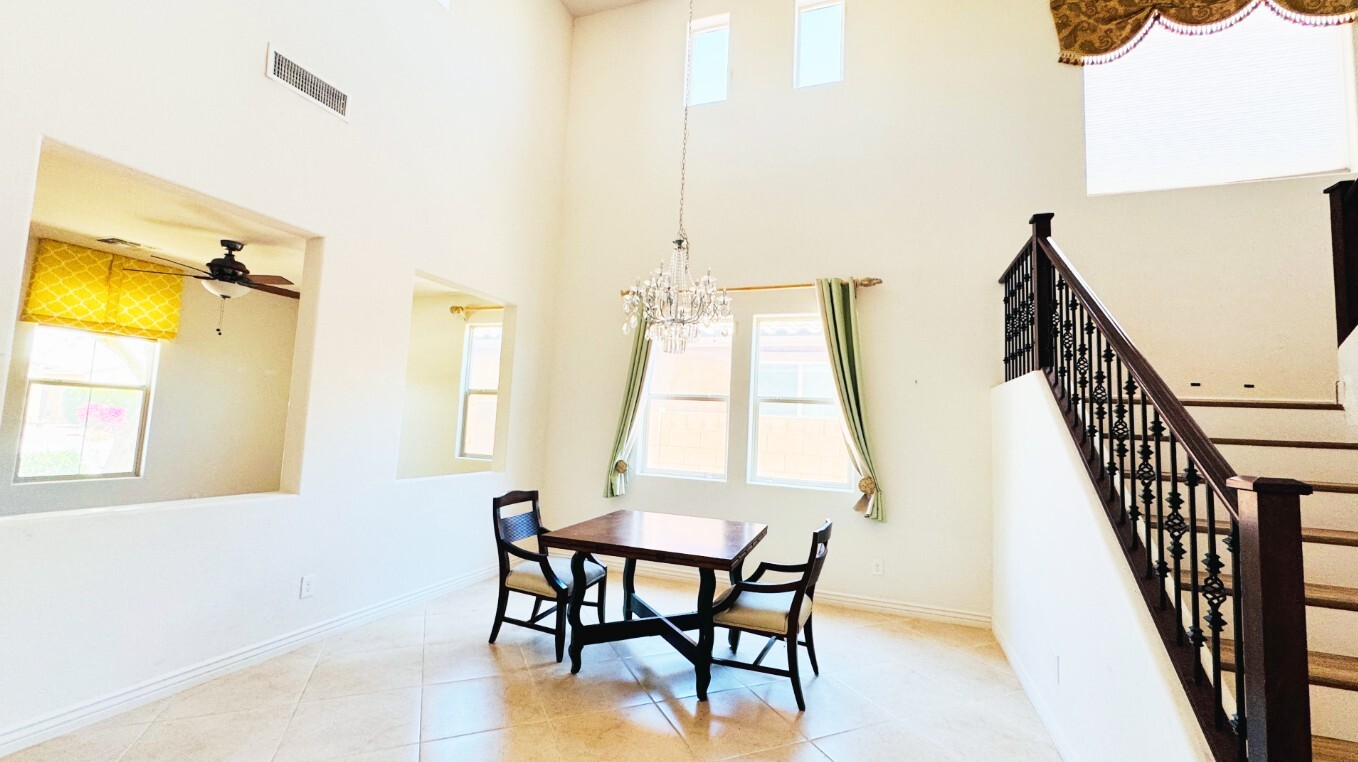 Building Photo - 2533 W Brisa Dr