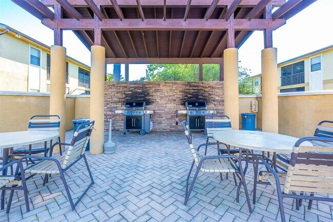 Building Photo - 12293 Sailwinds Dr