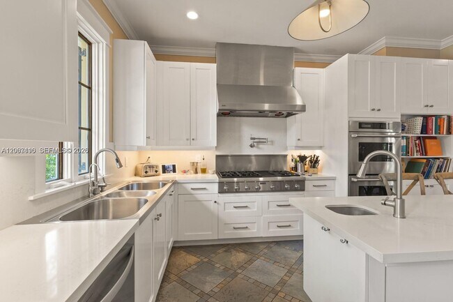 Building Photo - 685 Harbor Ln