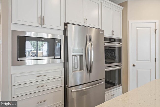 Building Photo - 31531 Deep Pond Ln