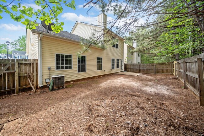 Building Photo - 82 Brookvalley Ct W