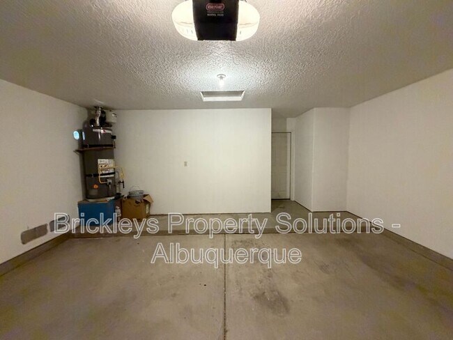 Building Photo - 8035 Sierra Altos Pl NW