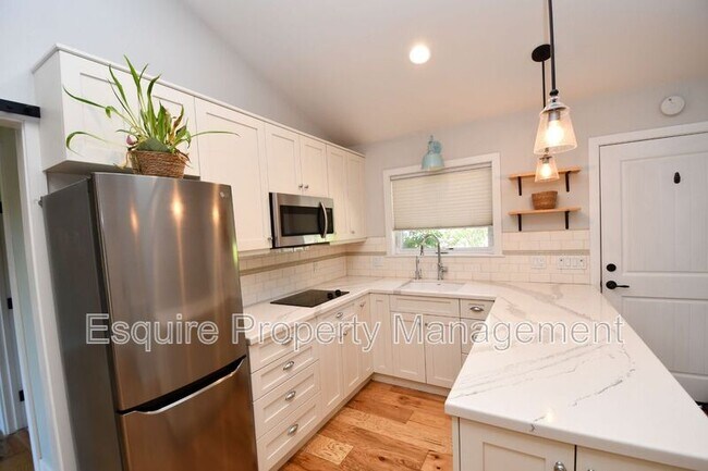 Building Photo - 4290 Aspen Ln