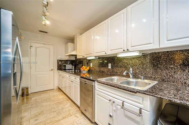 Building Photo - 1413 Sunset Harbour Dr