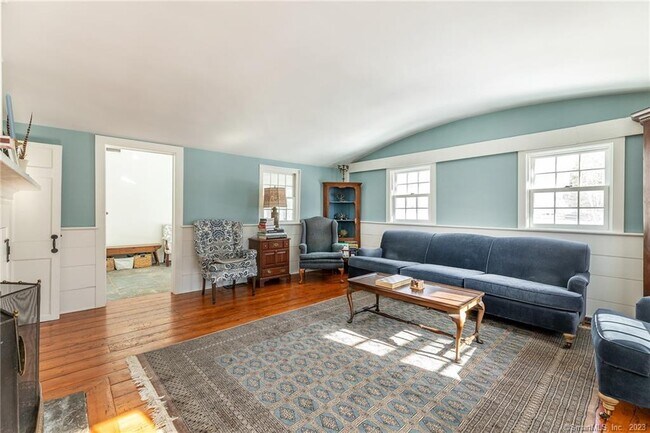 Building Photo - 90 Sharon Mountain Rd