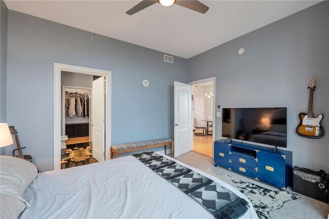 Building Photo - 2828 Peachtree Rd NW