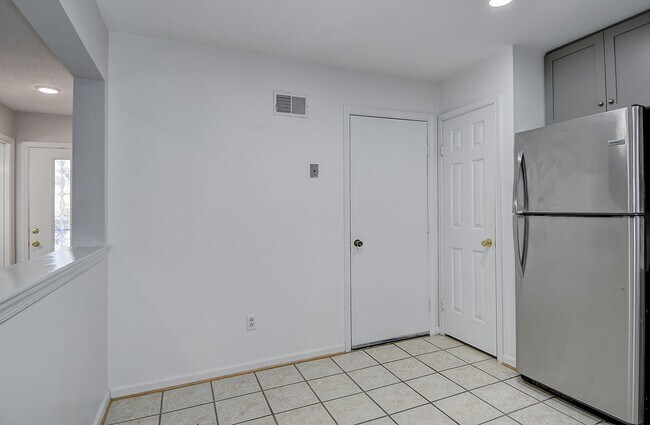 Building Photo - FOR RENT - KEMPSVILLE AREA, VIRGINIA BEACH!