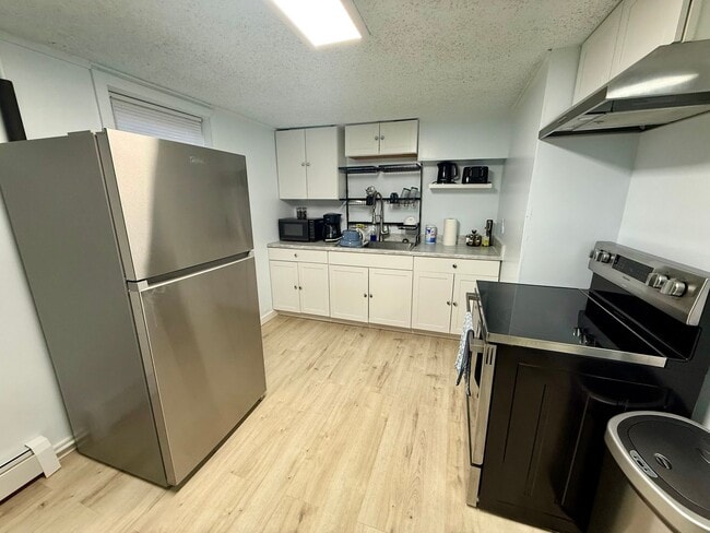 Building Photo - Eighth Ave - 760